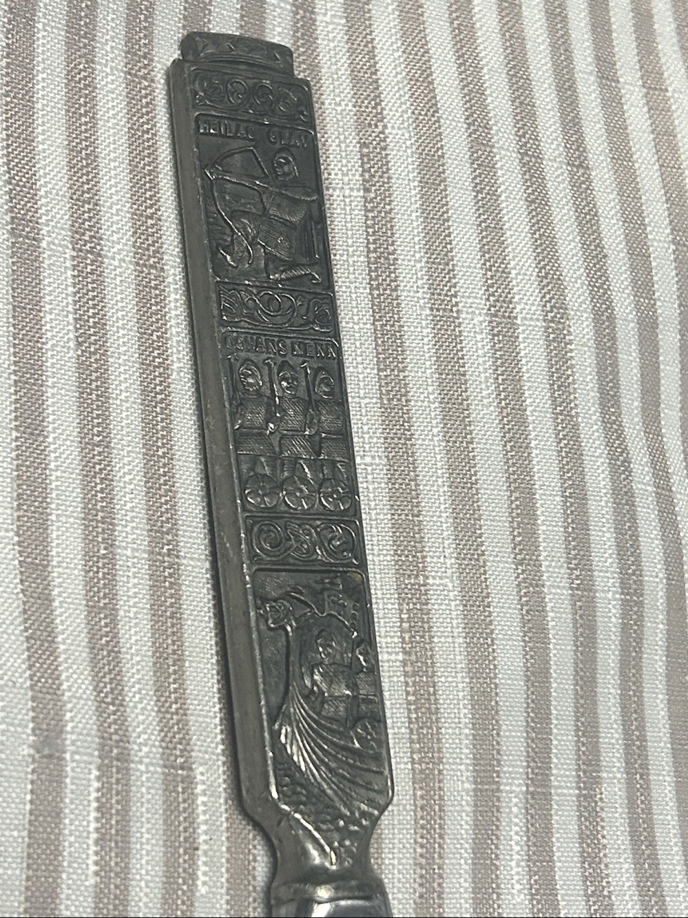 Decorative Stainless Steel Table Knife in Silver